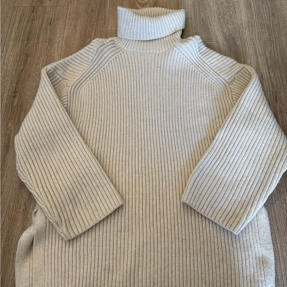 H&M thick ribbed cream sweater